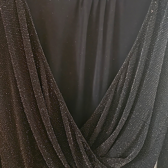 Black and Gold Shimmery Top - Picture 6 of 6